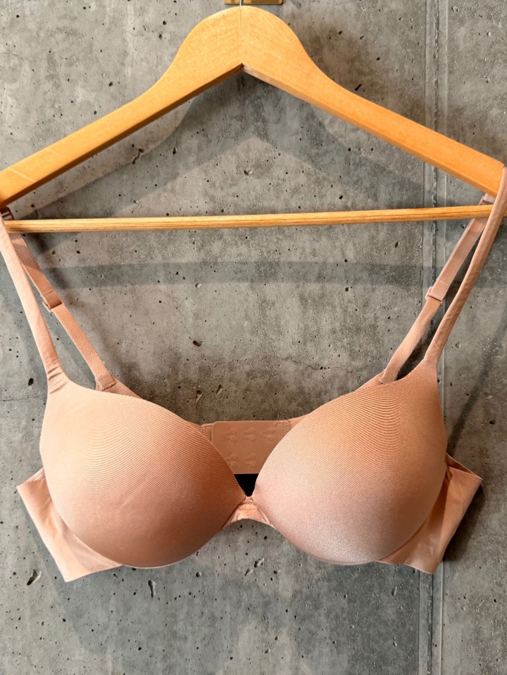 Skims Ultimate add two cup sizes Bra
